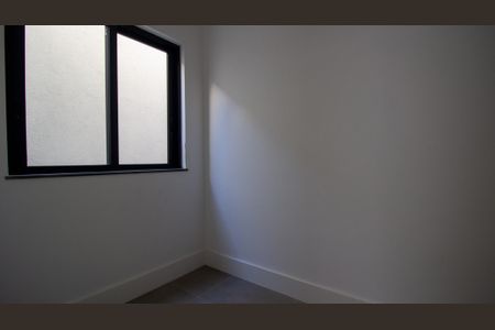 Casa à venda com 330m², 5 quartos e 2 vagas Casa à venda com 330m², 5 quartos e 2 vagasQuarto de Serviço