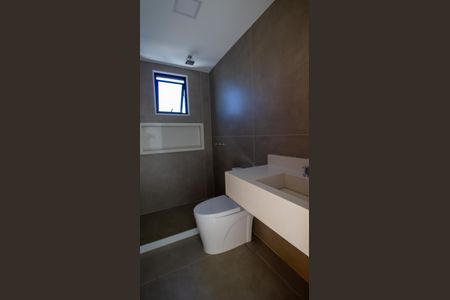 Casa à venda com 330m², 5 quartos e 2 vagas Casa à venda com 330m², 5 quartos e 2 vagasBanheiro do Sotão