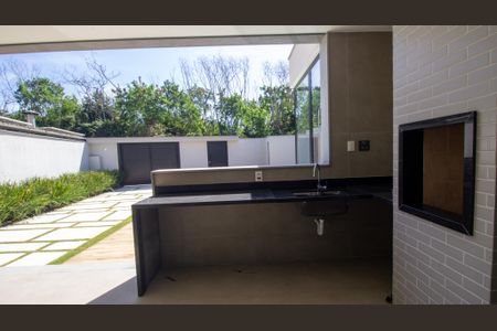 Casa à venda com 330m², 5 quartos e 2 vagas Casa à venda com 330m², 5 quartos e 2 vagasÁrea Gourmet