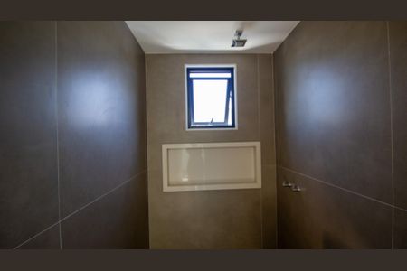 Casa à venda com 330m², 5 quartos e 2 vagas Casa à venda com 330m², 5 quartos e 2 vagasBanheiro do Sotão