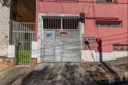 Casa à venda com 440m², 4 quartos e 5 vagas Casa à venda com 440m², 4 quartos e 5 vagasplaca instalada em 04/07/2025 com o código GPZI-30