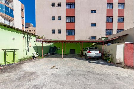 Casa à venda com 440m², 4 quartos e 5 vagas Casa à venda com 440m², 4 quartos e 5 vagasGaragem