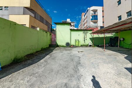 Casa à venda com 440m², 4 quartos e 5 vagas Casa à venda com 440m², 4 quartos e 5 vagasGaragem