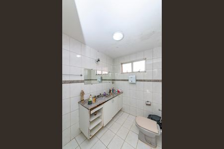 Casa à venda com 440m², 4 quartos e 5 vagas Casa à venda com 440m², 4 quartos e 5 vagasBanheiro Social