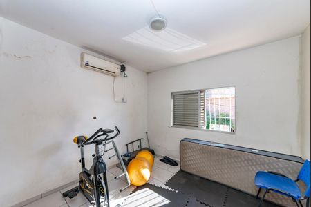 Casa à venda com 440m², 4 quartos e 5 vagas Casa à venda com 440m², 4 quartos e 5 vagasQuarto