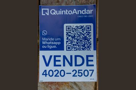 Casa à venda com 440m², 4 quartos e 5 vagas Casa à venda com 440m², 4 quartos e 5 vagasplaca instalada em 04/07/2025 com o código GPZI-30