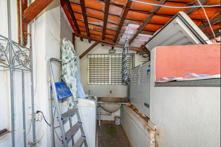 Casa à venda com 440m², 4 quartos e 5 vagas Casa à venda com 440m², 4 quartos e 5 vagasÁrea de Serviço