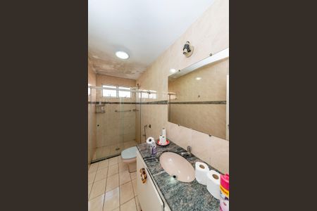 Casa à venda com 440m², 4 quartos e 5 vagas Casa à venda com 440m², 4 quartos e 5 vagasBanheiro da Suíte