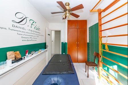 Casa à venda com 440m², 4 quartos e 5 vagas Casa à venda com 440m², 4 quartos e 5 vagasQuarto