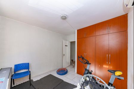 Casa à venda com 440m², 4 quartos e 5 vagas Casa à venda com 440m², 4 quartos e 5 vagasQuarto