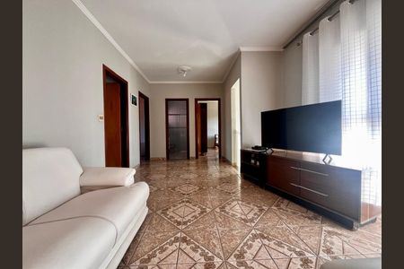 Casa para alugar com 196m², 3 quartos e 1 vaga Casa para alugar com 196m², 3 quartos e 1 vagaSala 2
