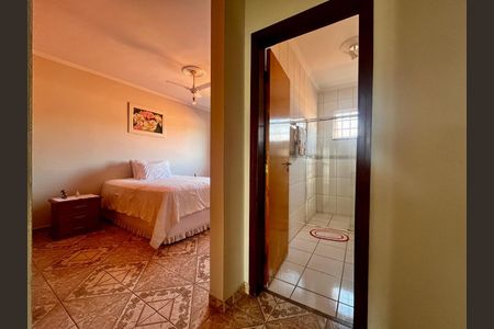 Casa para alugar com 196m², 3 quartos e 1 vaga Casa para alugar com 196m², 3 quartos e 1 vagaSuíte