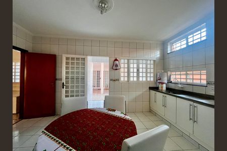 Casa para alugar com 196m², 3 quartos e 1 vaga Casa para alugar com 196m², 3 quartos e 1 vagaCozinha