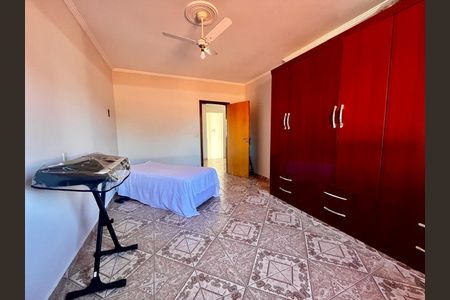 Casa para alugar com 196m², 3 quartos e 1 vaga Casa para alugar com 196m², 3 quartos e 1 vagaQuarto 2