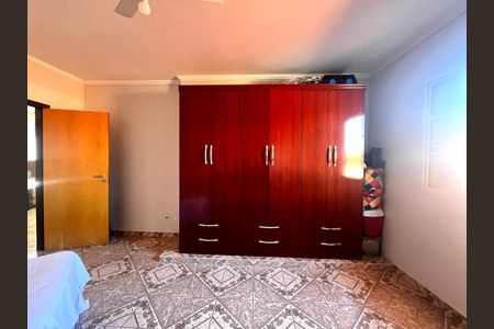 Casa para alugar com 196m², 3 quartos e 1 vaga Casa para alugar com 196m², 3 quartos e 1 vagaQuarto 2