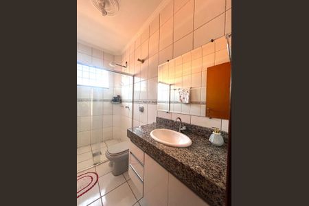 Casa para alugar com 196m², 3 quartos e 1 vaga Casa para alugar com 196m², 3 quartos e 1 vagaBanheiro da Suíte