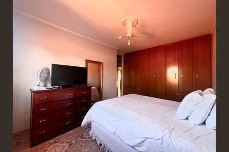 Casa para alugar com 196m², 3 quartos e 1 vaga Casa para alugar com 196m², 3 quartos e 1 vagaSuíte