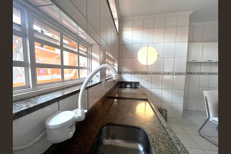 Casa para alugar com 196m², 3 quartos e 1 vaga Casa para alugar com 196m², 3 quartos e 1 vagaCozinha