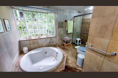 Casa à venda com 409m², 5 quartos e 4 vagas