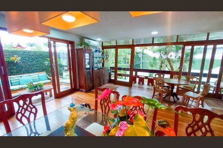 Casa à venda com 409m², 5 quartos e 4 vagas