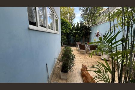 Casa à venda com 508m², 4 quartos e 5 vagas Casa à venda com 508m², 4 quartos e 5 vagasQuintal