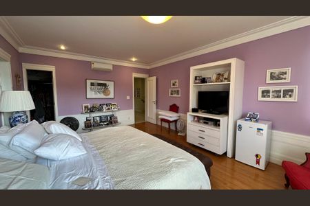 Casa à venda com 508m², 4 quartos e 5 vagas Casa à venda com 508m², 4 quartos e 5 vagasSuíte 1