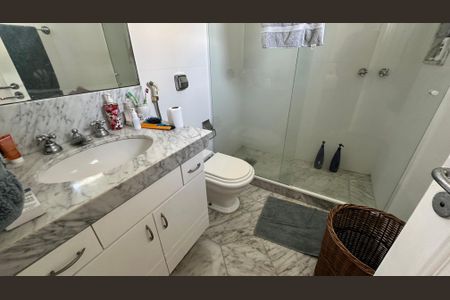 Casa à venda com 508m², 4 quartos e 5 vagas Casa à venda com 508m², 4 quartos e 5 vagasBanheiro da Suíte 3