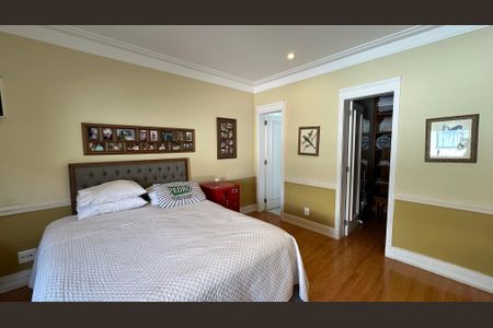 Casa à venda com 508m², 4 quartos e 5 vagas Casa à venda com 508m², 4 quartos e 5 vagasSuíte 2