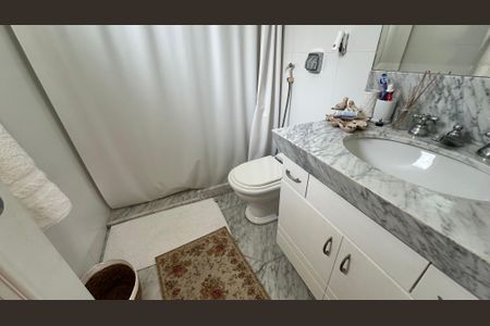 Casa à venda com 508m², 4 quartos e 5 vagas Casa à venda com 508m², 4 quartos e 5 vagasBanheiro da Suíte 2