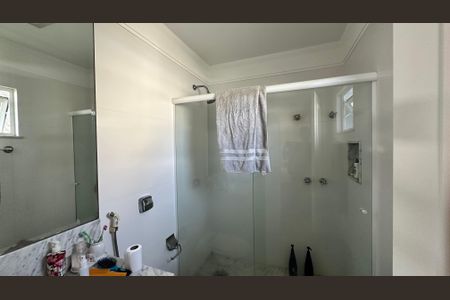 Casa à venda com 508m², 4 quartos e 5 vagas Casa à venda com 508m², 4 quartos e 5 vagasBanheiro da Suíte 3