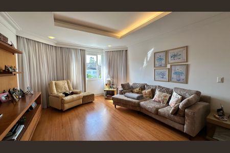 Casa à venda com 508m², 4 quartos e 5 vagas Casa à venda com 508m², 4 quartos e 5 vagasQuarto