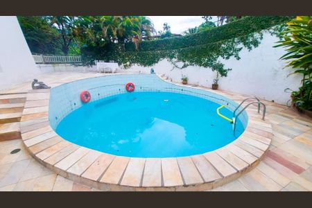 Casa à venda com 580m², 4 quartos e 4 vagas