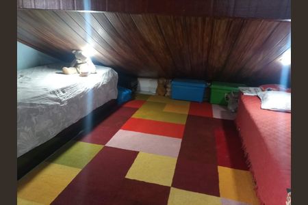 Casa à venda com 125m², 5 quartos e sem vaga