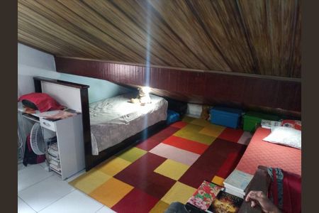 Casa à venda com 125m², 5 quartos e sem vaga