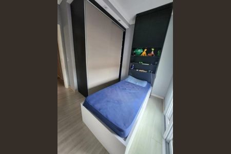 Casa de condomínio à venda com 389m², 4 quartos e 5 vagas Casa de condomínio à venda com 389m², 4 quartos e 5 vagasQuarto