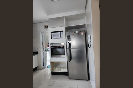 Casa de condomínio à venda com 389m², 4 quartos e 5 vagas Casa de condomínio à venda com 389m², 4 quartos e 5 vagasCozinha