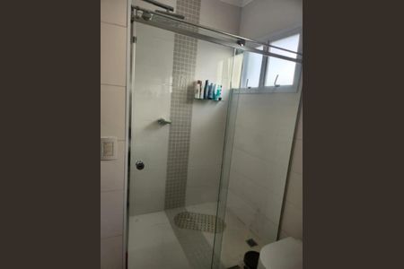Casa de condomínio à venda com 389m², 4 quartos e 5 vagas Casa de condomínio à venda com 389m², 4 quartos e 5 vagasBanheiro