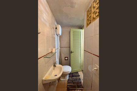 Casa à venda com 246m², 6 quartos e 3 vagas Casa à venda com 246m², 6 quartos e 3 vagasBanheiro de Serviço