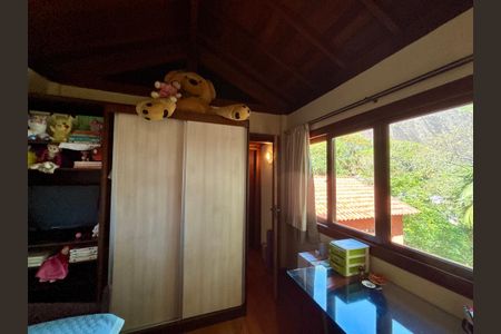 Casa à venda com 246m², 6 quartos e 3 vagas Casa à venda com 246m², 6 quartos e 3 vagasQuarto 2