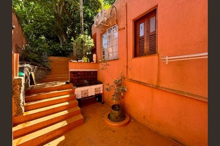 Casa à venda com 246m², 6 quartos e 3 vagas Casa à venda com 246m², 6 quartos e 3 vagasÁrea de serviço