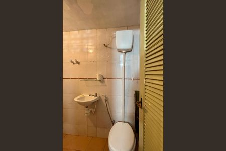 Casa à venda com 246m², 6 quartos e 3 vagas Casa à venda com 246m², 6 quartos e 3 vagasBanheiro de Serviço