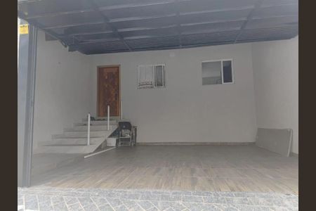 Casa à venda com 190m², 3 quartos e 2 vagas Casa à venda com 190m², 3 quartos e 2 vagasVaga
