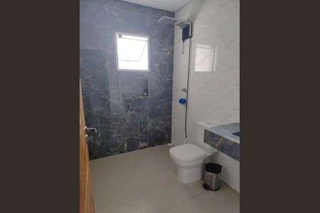 Casa à venda com 190m², 3 quartos e 2 vagas Casa à venda com 190m², 3 quartos e 2 vagasBanheiro