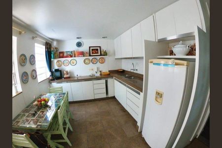 Casa à venda com 500m², 4 quartos e 2 vagas