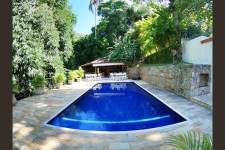 Casa à venda com 500m², 4 quartos e 2 vagas