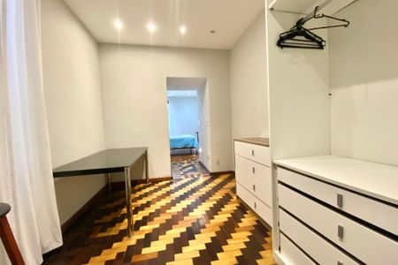 Casa à venda com 300m², 5 quartos e sem vagaCloset quarto 3