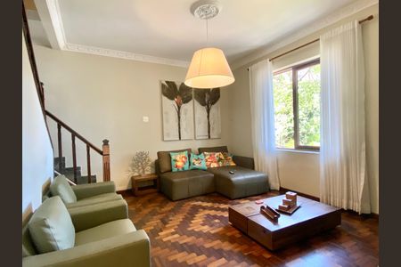 Casa à venda com 300m², 5 quartos e sem vagaSala 