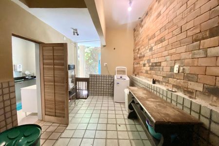 Casa à venda com 300m², 5 quartos e sem vagaÁrea de Serviço