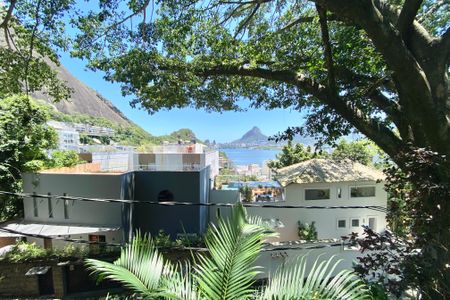 Casa à venda com 300m², 5 quartos e sem vagaVista 