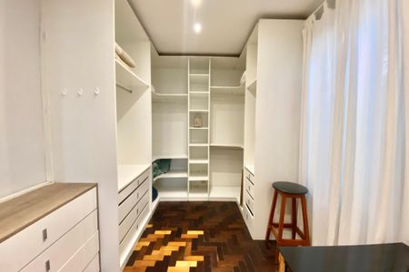 Casa à venda com 300m², 5 quartos e sem vagaCloset quarto 3